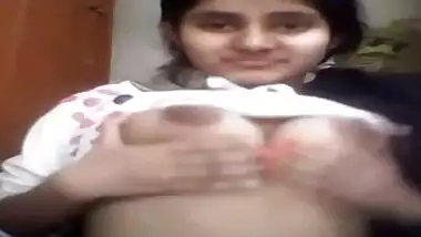 Desi cute GF showing Boobs to her BF wid hindi audio