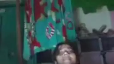 Excitement makes the Indian turn on the camera and masturbate