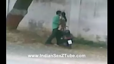 North Indian Lovers in public road side sex