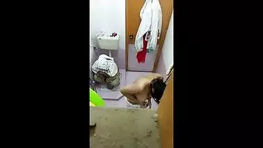 indian amateur cousin filmed in shower