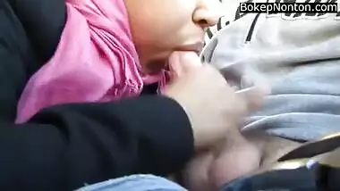 indian girl sucking me off in the car during lunch break