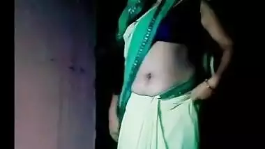 Xnxxxbihari - Hot housewife bhabhi priyanka sharma hot navel expose in saree indian sex  video