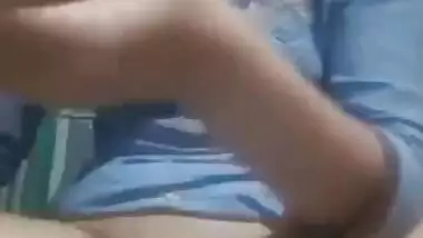 Desi XXX video of cute Bangladeshi hussy sticking veggie into pussy