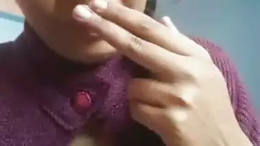 Sexy Desi Girl Showing And Smelling And Sucking Finger After Touching Asshole