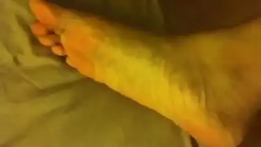 Indian wants her feet worshipped