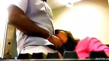 Tamil nadu famous Scandal bank manager and beautiful clerk sexy blowjob during break