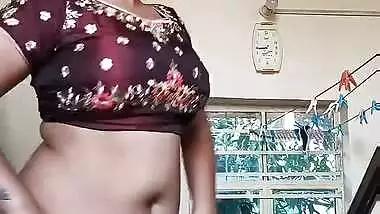 Rakhi Pandey in Ultra Low Waist Skirt Showing Deep Navel