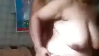 Pakistani outdoor sex clip of village couple caught on cam