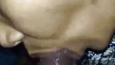 Desi lady sucks dick in the blowjob MMS