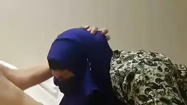 Hijab Milf mad I cum in her mouth