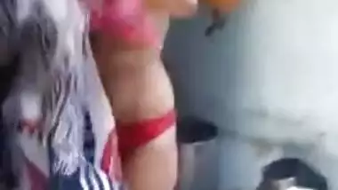 Lazy cameraguy films porn video instead of helping the Desi girl