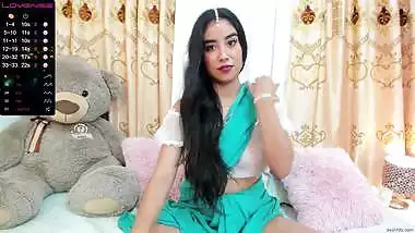 Beauty in Saree rubbing her pussy and showing her boobs