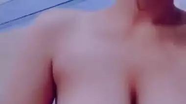 Beautiful Sexy Paki Girl Showing And Fingering Leaked 5 Clips Part 1