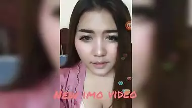 asian girl clevage captured in video chat