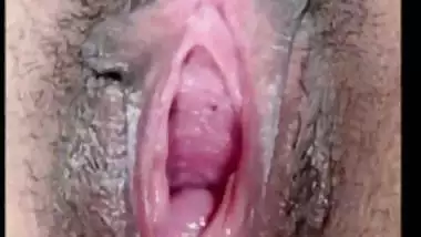 Indian sexy bhabhi showing her giant pussy hole