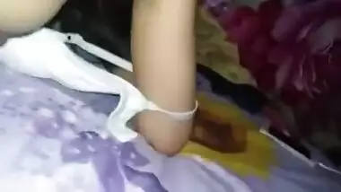 Brother tears his younger sister’s cunt in a Pakistani sex