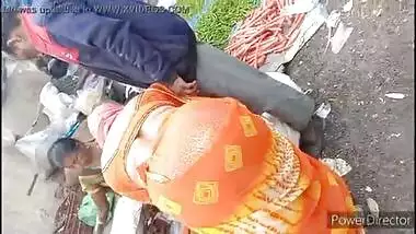 Desi gujju aunty big ass in orange Saree