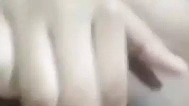 Very Beautiful Tamil Girl Strip & Fingering her Pussy