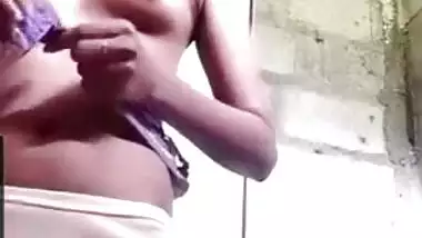 Xxxivdo busty indian porn at Hotindianporn.mobi
