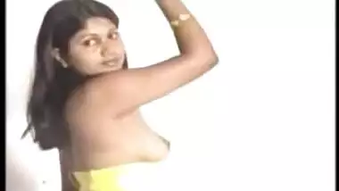 desi show her tits