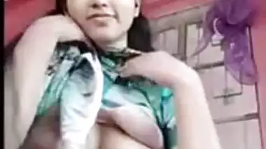 Desi cute girl big boobs on cam