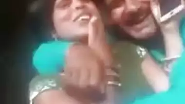 Desi village aunty fucking with nbir and her Daughter make video