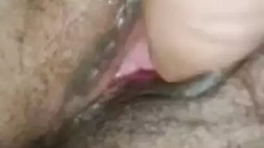 Super Sexy Desi Bhabhi Showing Her Boobs and Pussy Part 1