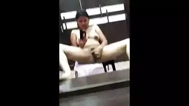 Desi wife filming her nude video