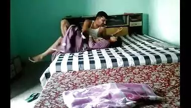 Desi Bhabhi GIves her Boobs For Suck to Lover
