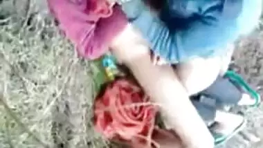 Kashmiri sex scandal MMS outdoor sex video