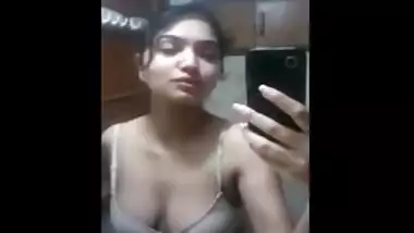 Desi Girl exposes herself and records for BF