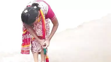 wet aunty at juhu beach