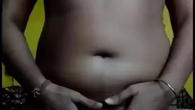 Desi cute sexy girl showing her nude body-4
