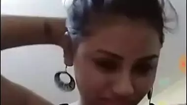 Desi GF cleavage in Video Call, Bare boobs wali !