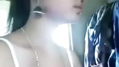 desi girl in bra boobs show