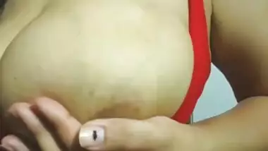 Indian desi girl showing her big boobs and pussy on cam