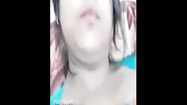 Desi Cute Girl Showing Boobs On Live