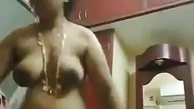 Dress changing chubby aunty video