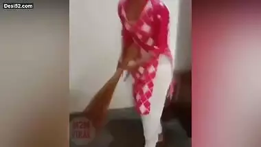 Desi Indian Maid Big Ass In Salwaar Kameez !