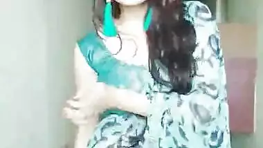 Jiya Tiwari sexy blouse and back in saree