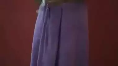 Skinny Desi teen takes off sari to show her small XXX tits and not only