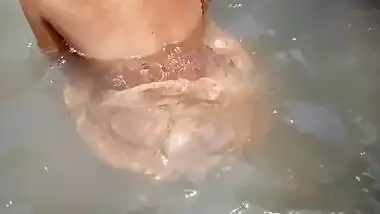 Everbest Babita Singh Bathroom Mms Viral Xxx Outdoor Bathing Video