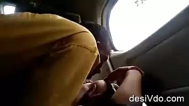 Huge busty Mumbai wife fuckd in Mumbai pune highway in CAR