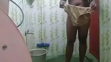 Friend wife nude bath