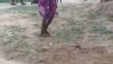 UP Village Woman Showing Pussy
