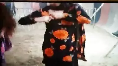 Sexy Pakistani Shemale Showing Boobs During Mujra