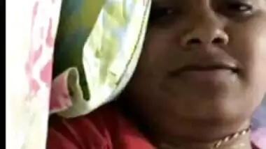 Desi boobs show of Bengaluru girlfriend on webcam chat