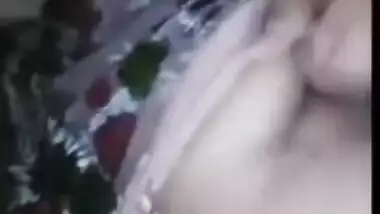 Hot Indian Girl Showing Cute Tits
