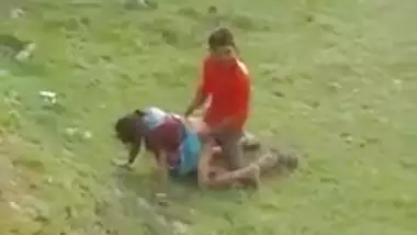 Shocking XXX video! Sexy Desi village aunty fuck with lovers outdoor