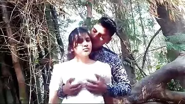 HD Indian porn video of desi hotty outdoors with lover